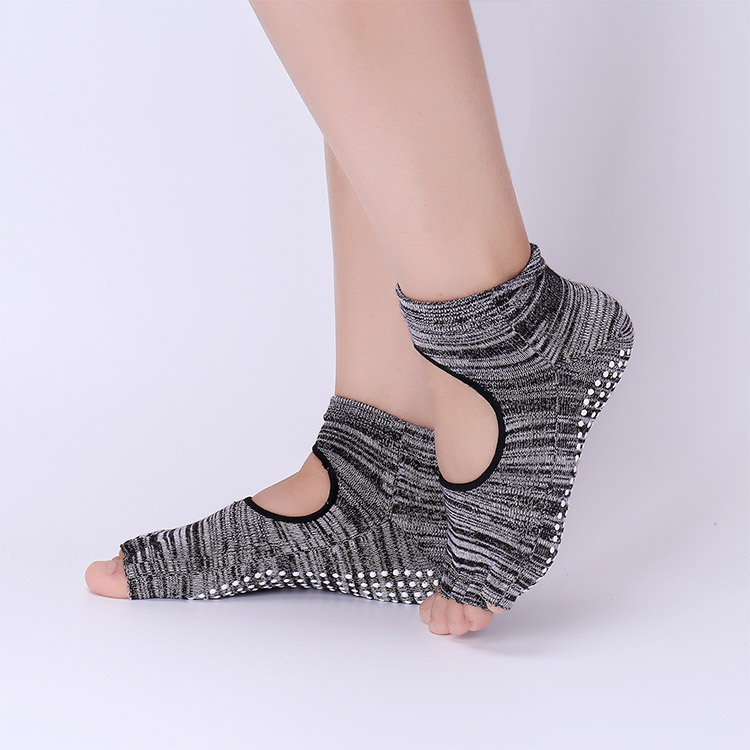 Non-Slip Yoga Socks with Grips - đánh giá và giá Pilate Yoga Workout